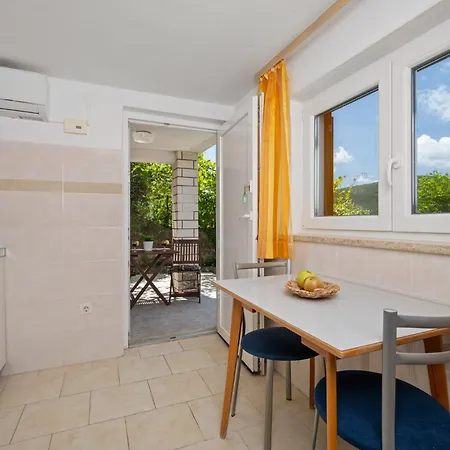 Guest house For Short Rabac